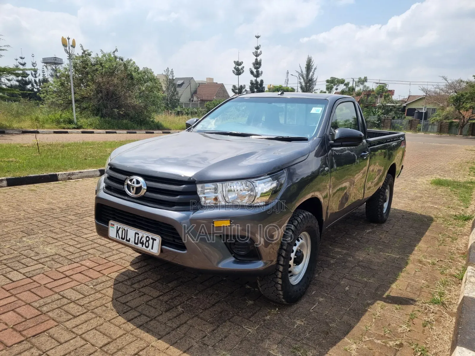 Toyota Hilux 2023 Gray