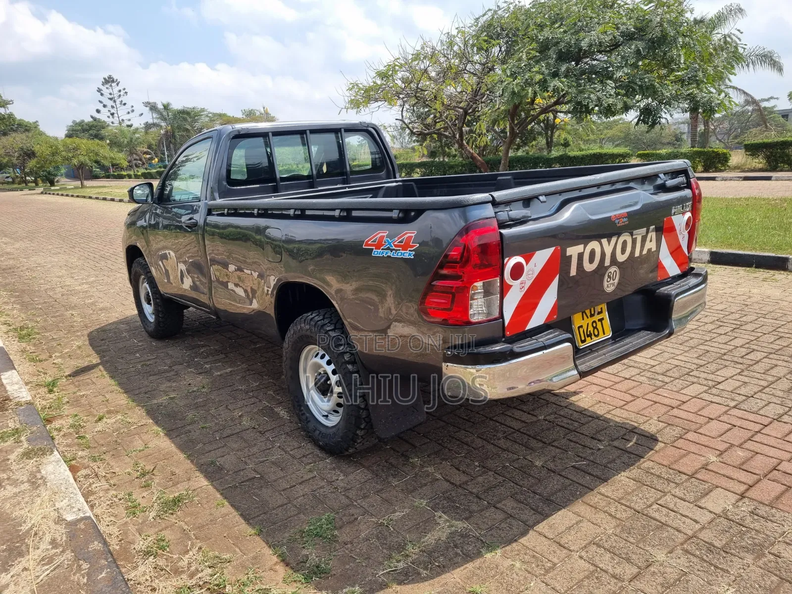 Toyota Hilux 2023 Gray