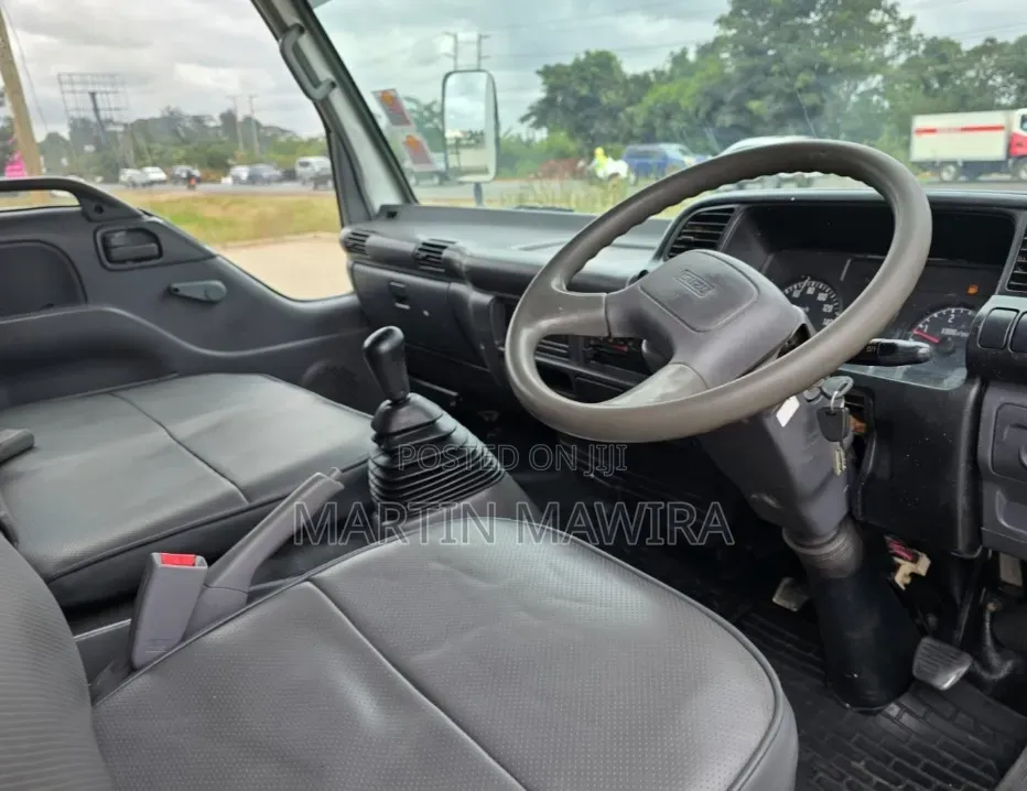 Clean Isuzu Npr