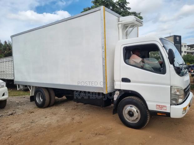 Mitsubishi Canter - thumbnail 3