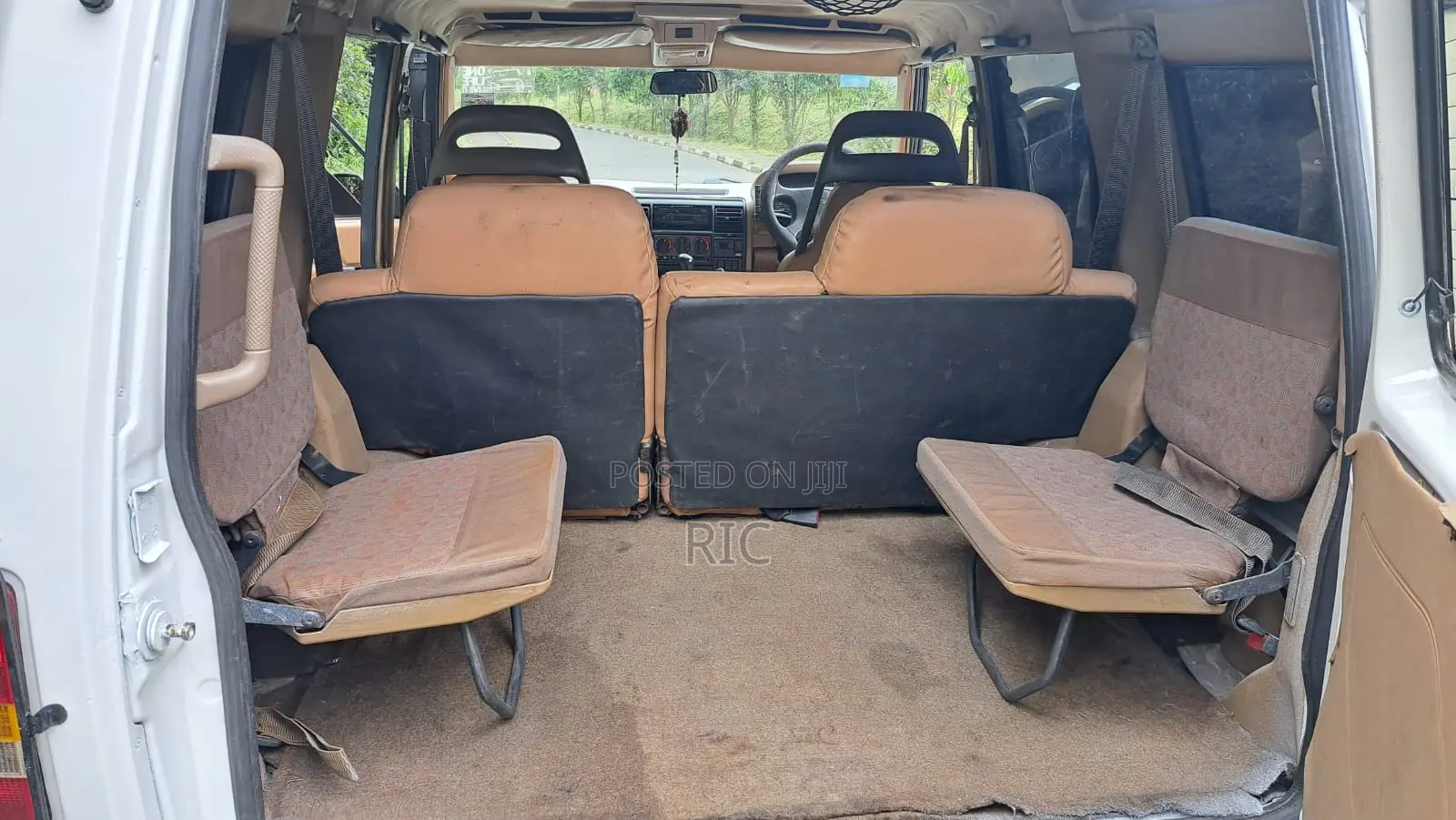 Land Rover Discovery 2006 White