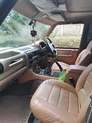 Land Rover Discovery 2006 White