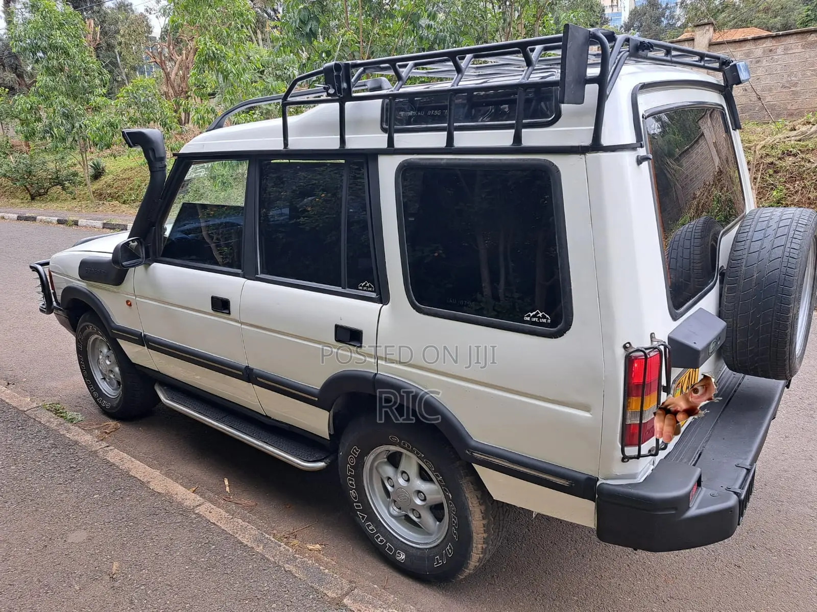 Land Rover Discovery 2006 White