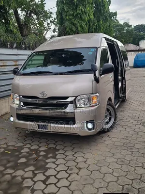 Toyota HiAce 2021 Gold