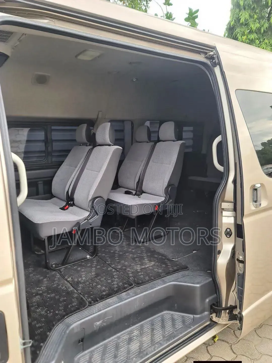 Toyota HiAce 2021 Gold