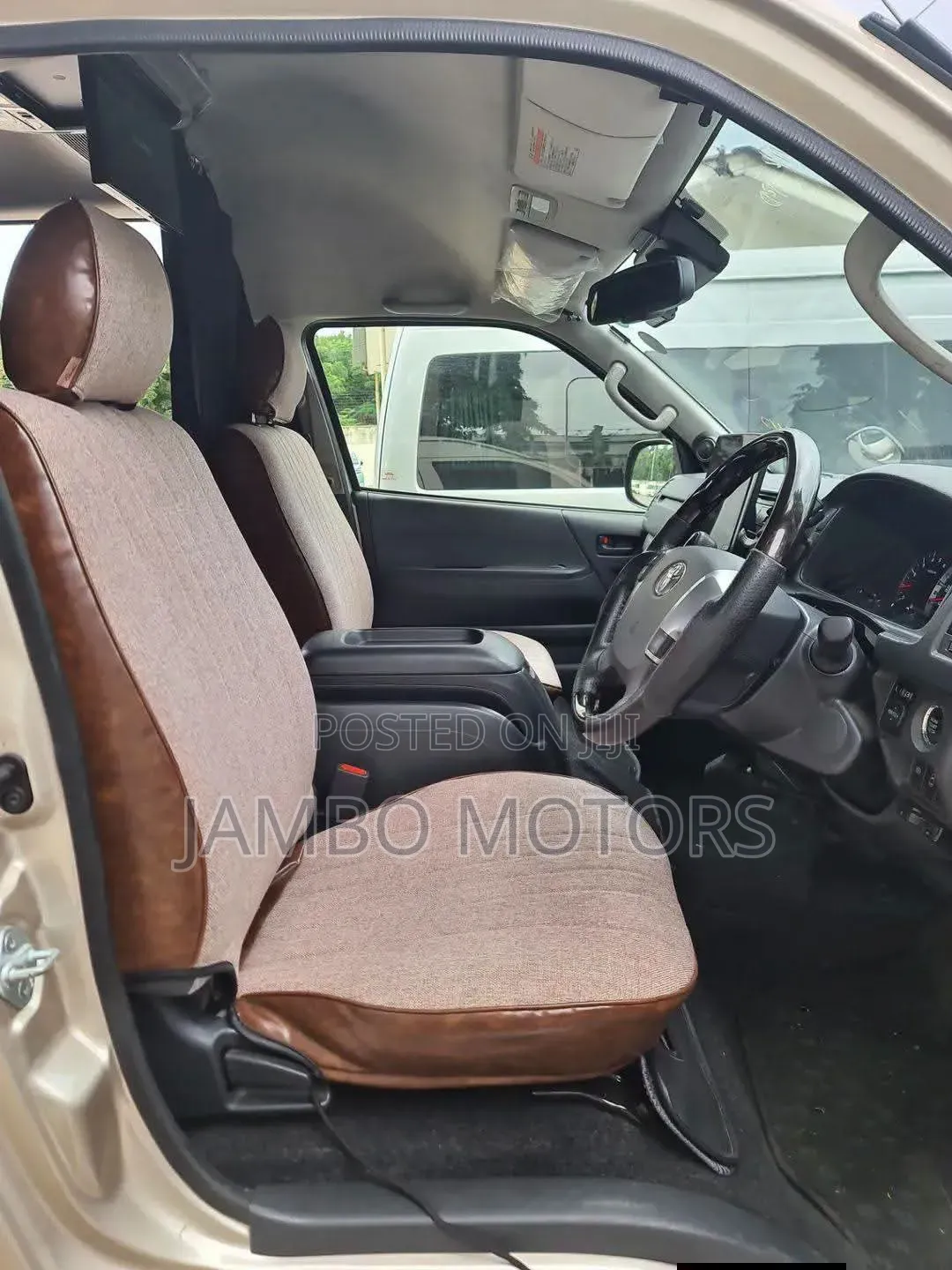 Toyota HiAce 2021 Gold