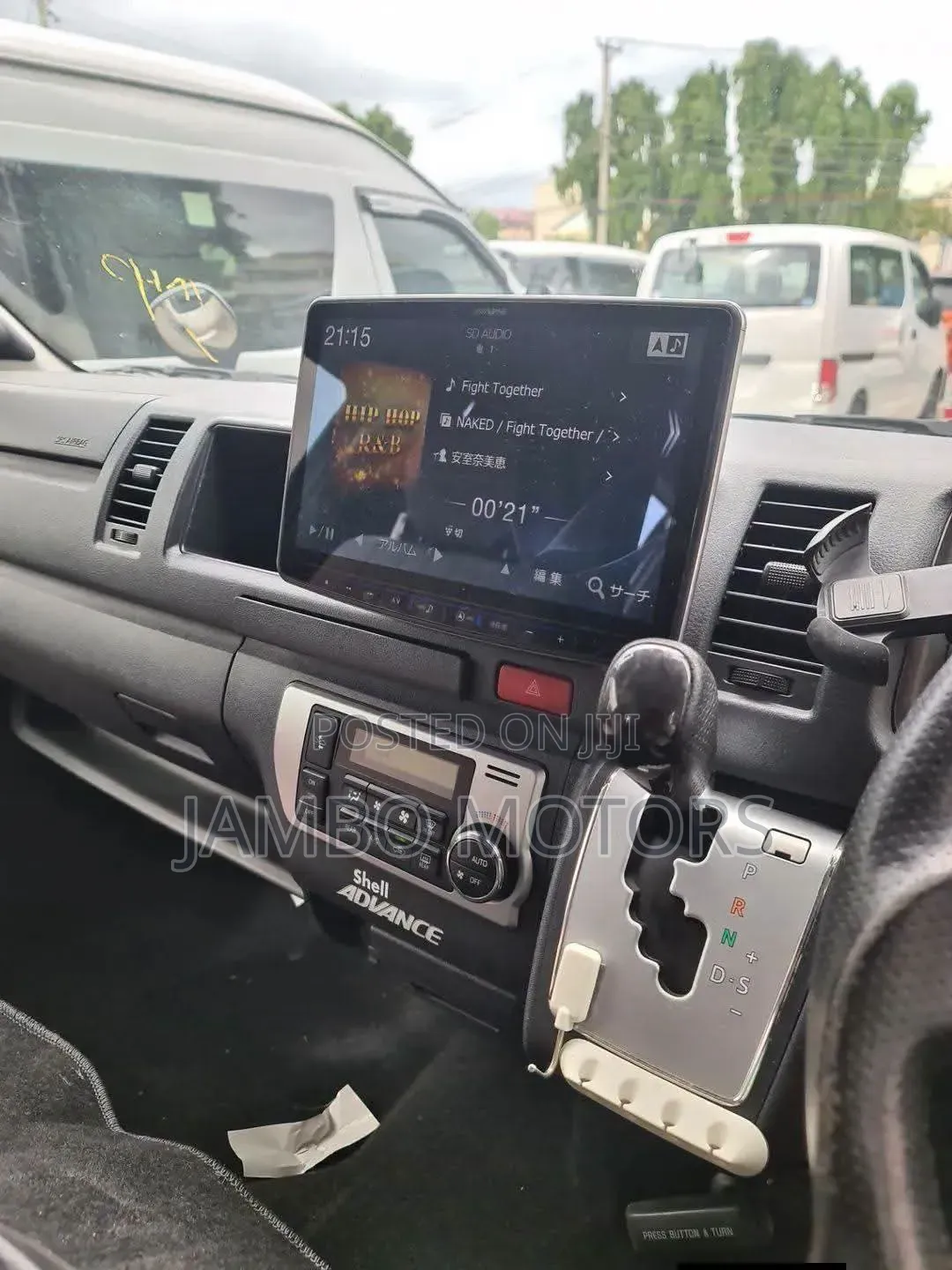 Toyota HiAce 2021 Gold