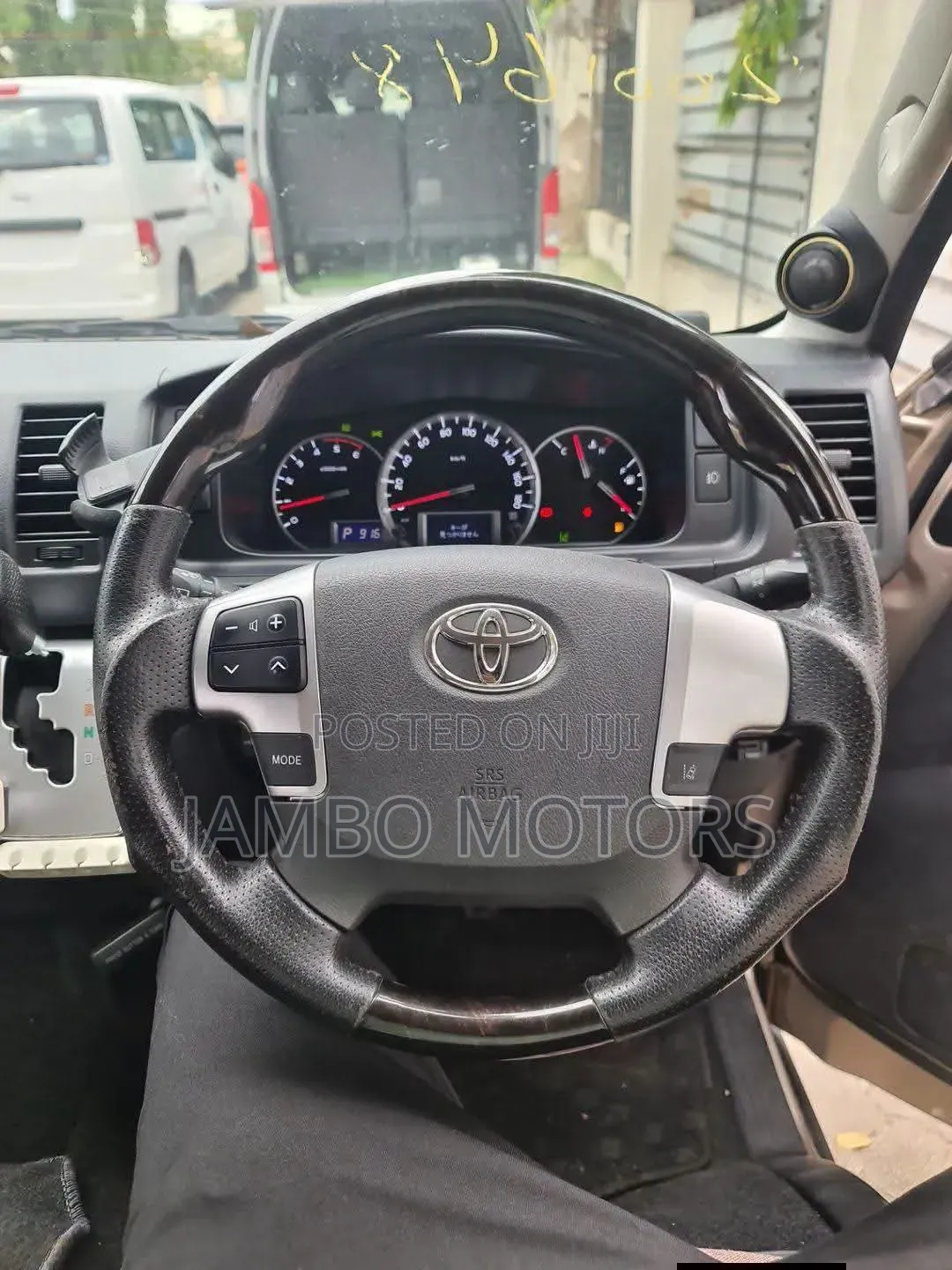Toyota HiAce 2021 Gold