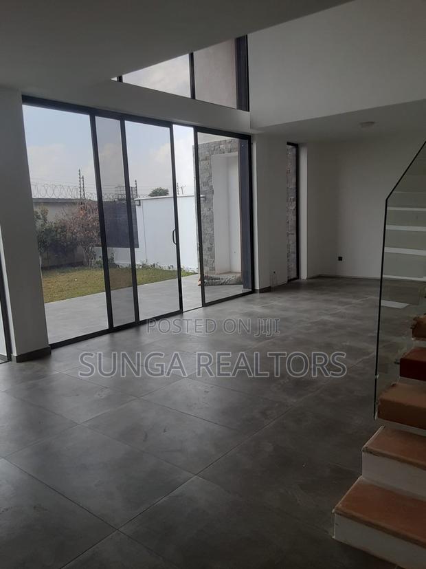 4bdrm Villa in Paradise Lost, Runda for sale - thumbnail 3