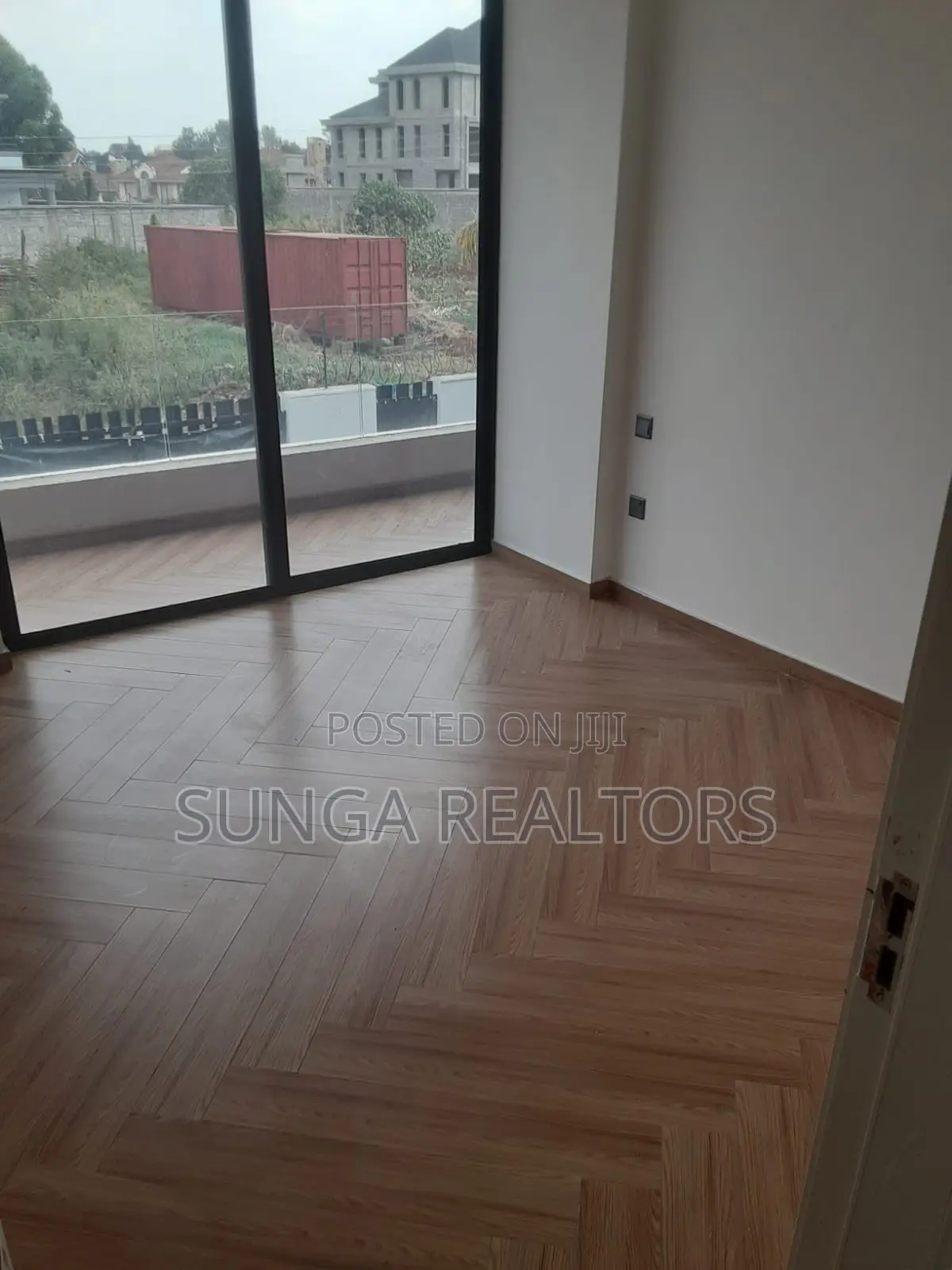 4bdrm Villa in Paradise Lost, Runda for sale
