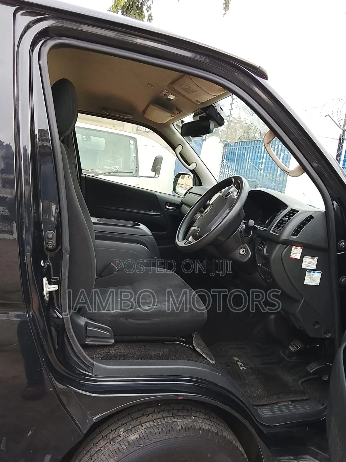 Toyota HiAce 2021