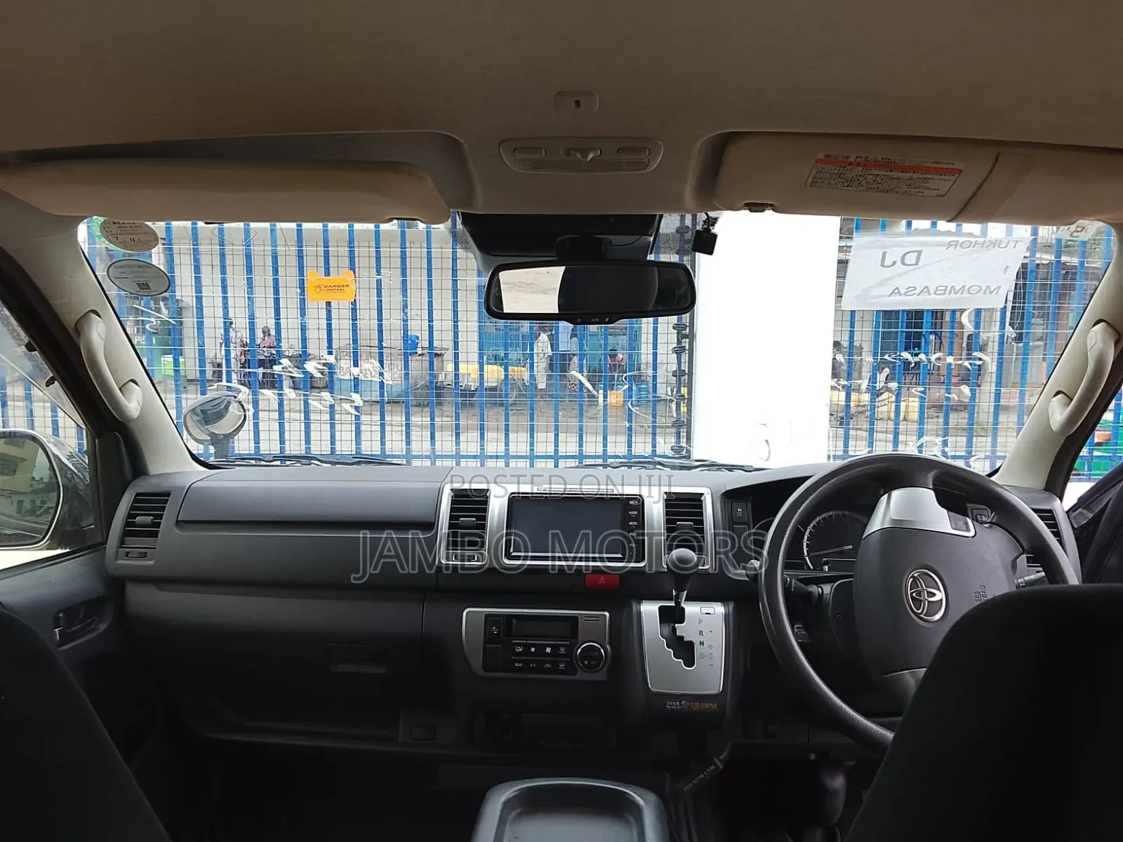 Toyota HiAce 2021