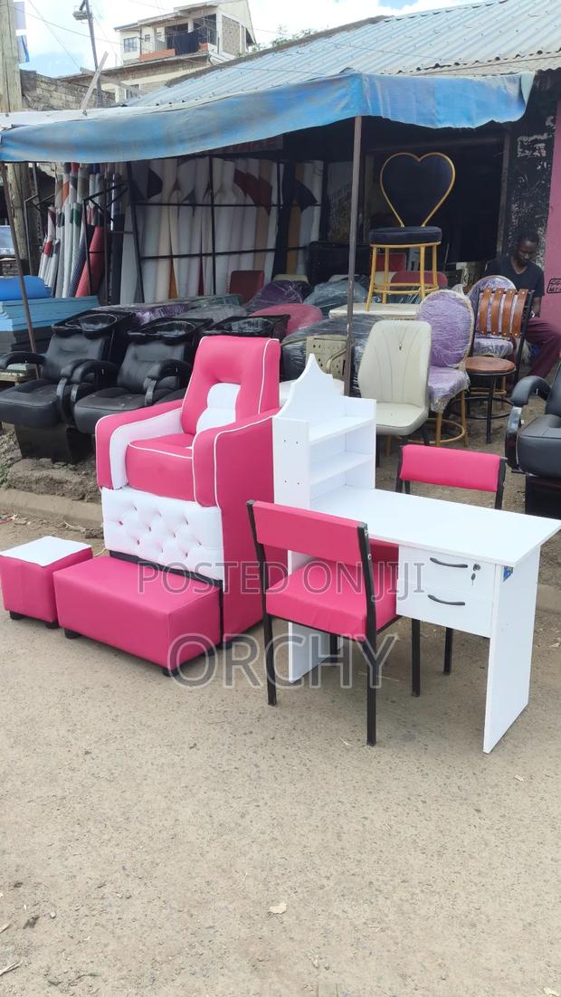 1 Seater Pedicure and Manicure Station. - thumbnail 2