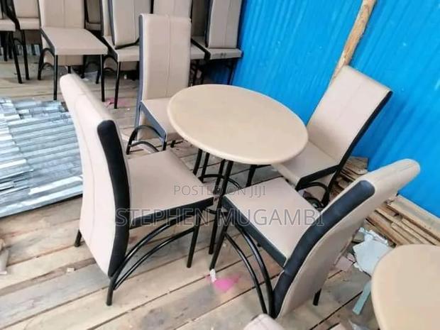 Round Restaurant Tables and Chairs - main view
