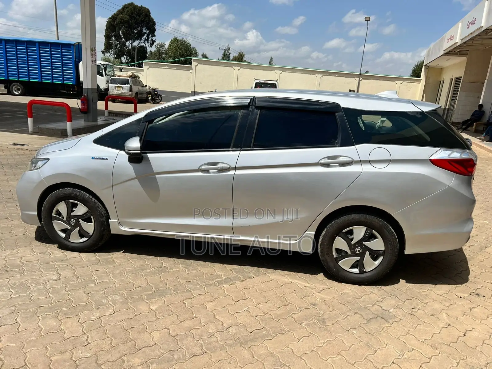 Honda Fit Shuttle 2016 Silver