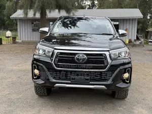 Toyota Hilux Revo Double Cab Deisel 2.4 AWD 2018 Black