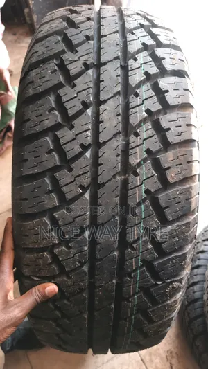 285/60r18 Maxtrek a/T