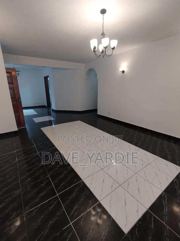 3bdrm Block of Flats in State House Area for sale