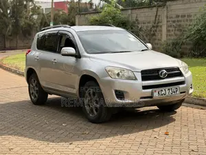 Toyota RAV4 2010 Silver