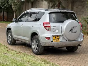 Toyota RAV4 2010 Silver
