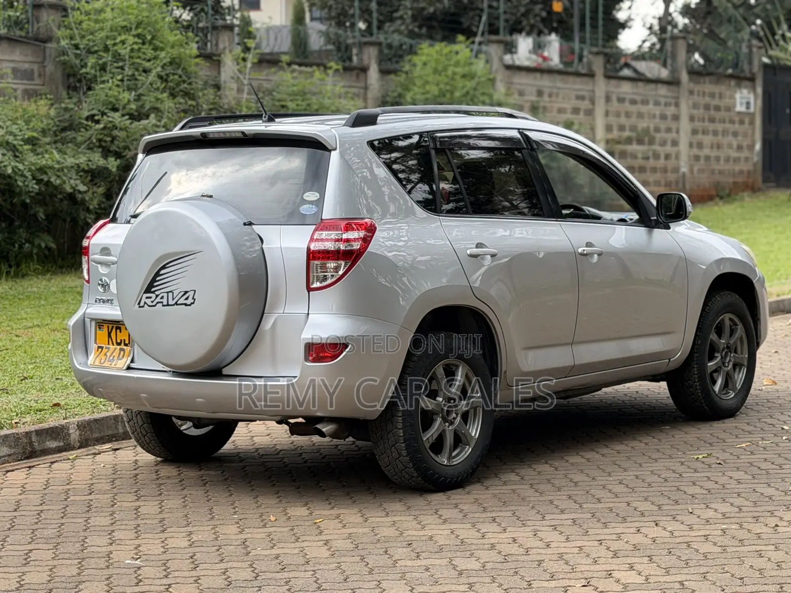 Toyota RAV4 2010 Silver
