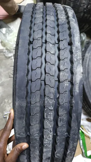 215/75r17.5 LCH