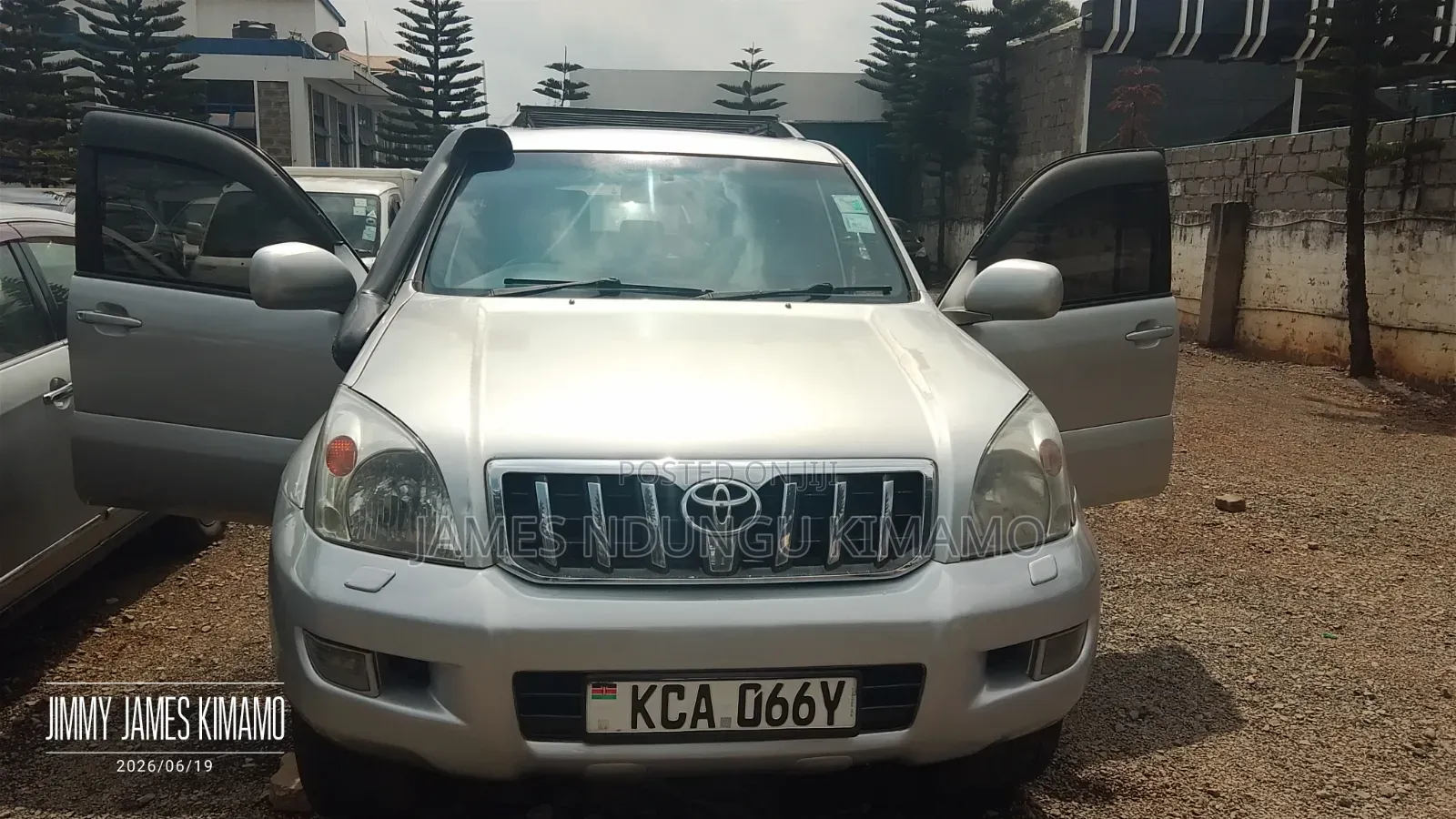 Toyota Land Cruiser Prado 2011 Silver
