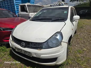 Nissan Advan 2011 White