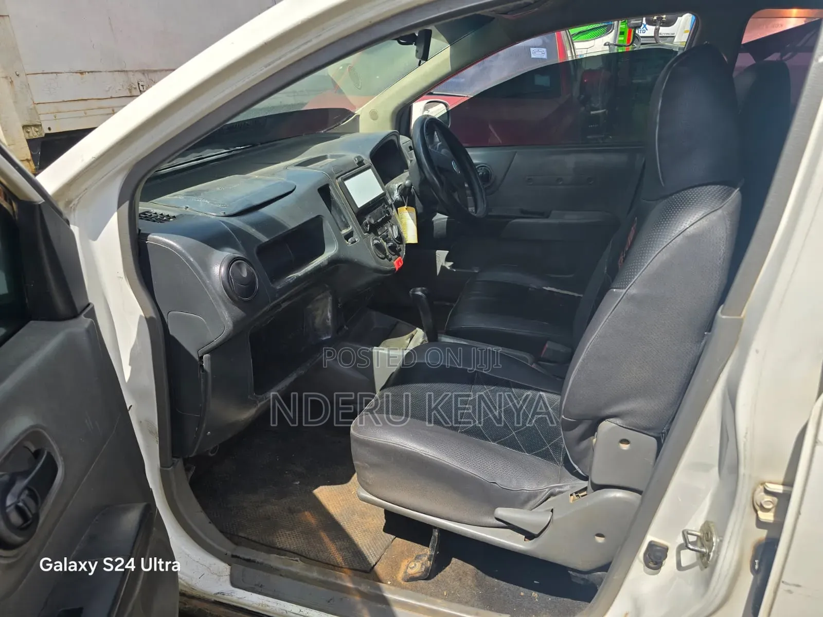 Nissan Advan 2011 White