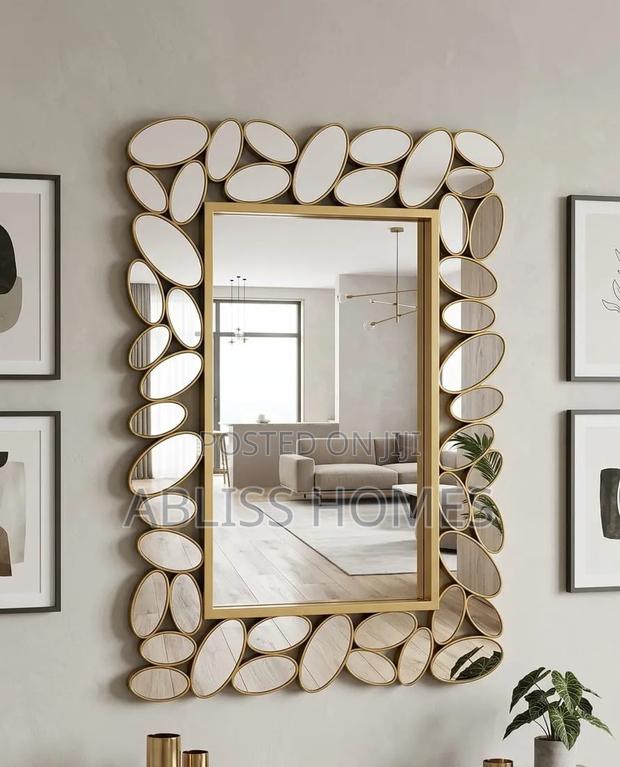 Luxury Decorative Mirror - thumbnail 2