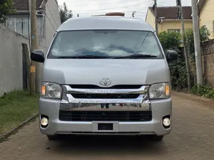Toyota HiAce 2019 Silver