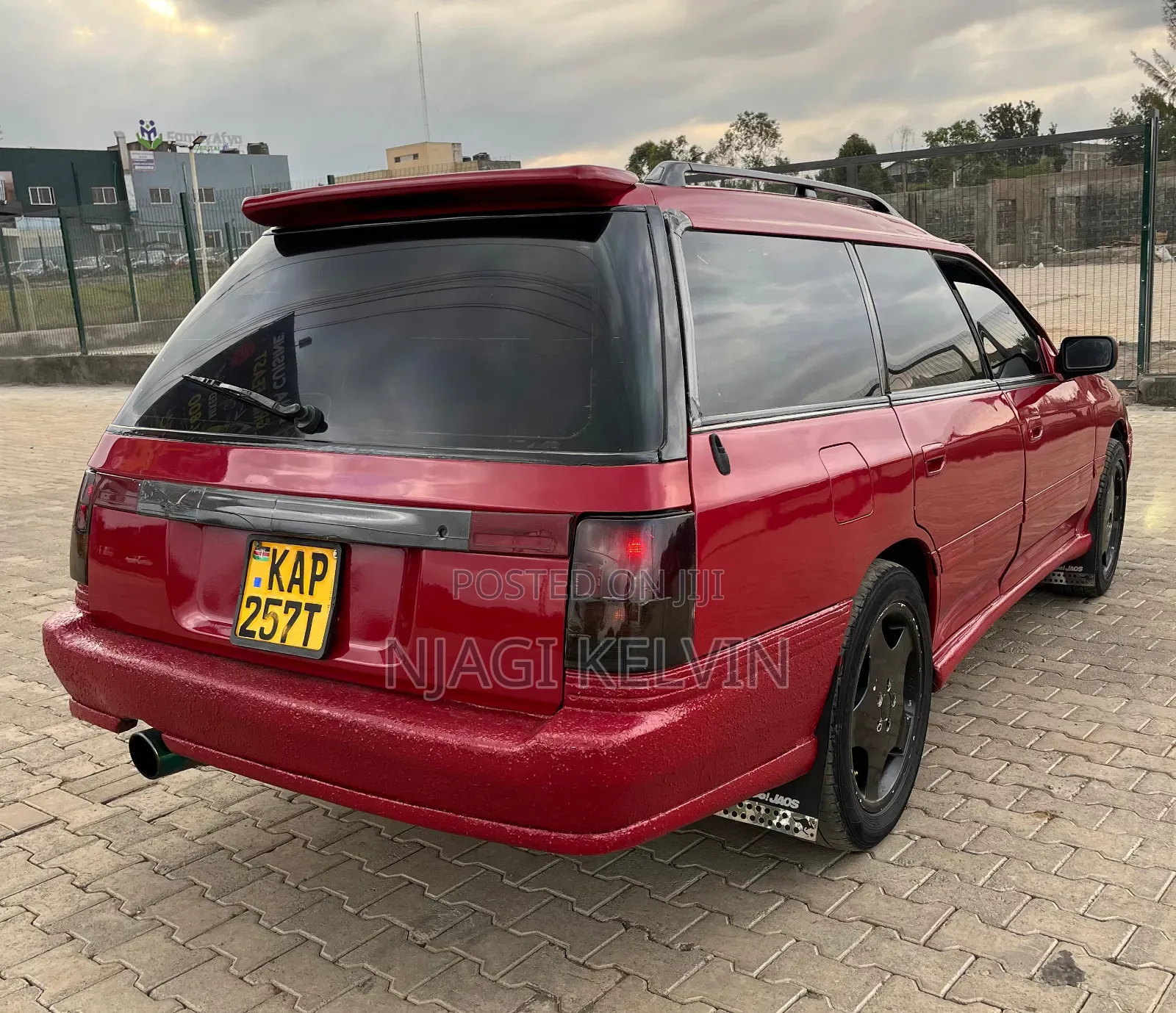 Subaru Legacy 2000 Red