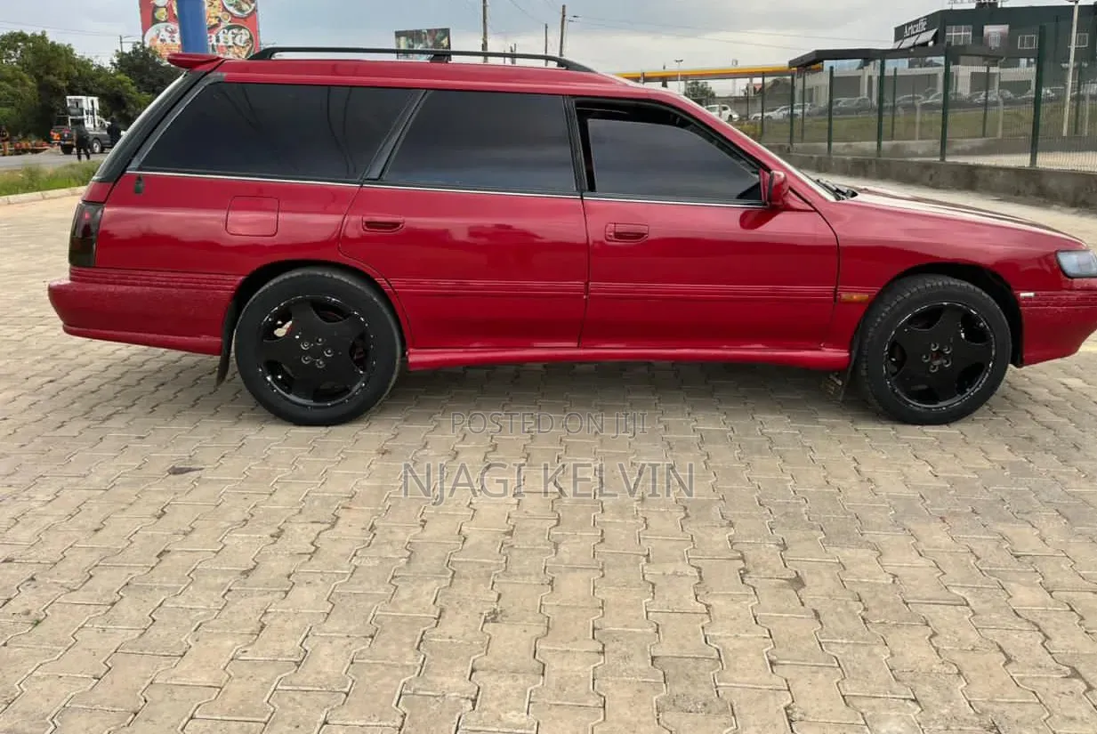 Subaru Legacy 2000 Red