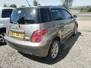 Toyota IST 2005 Brown