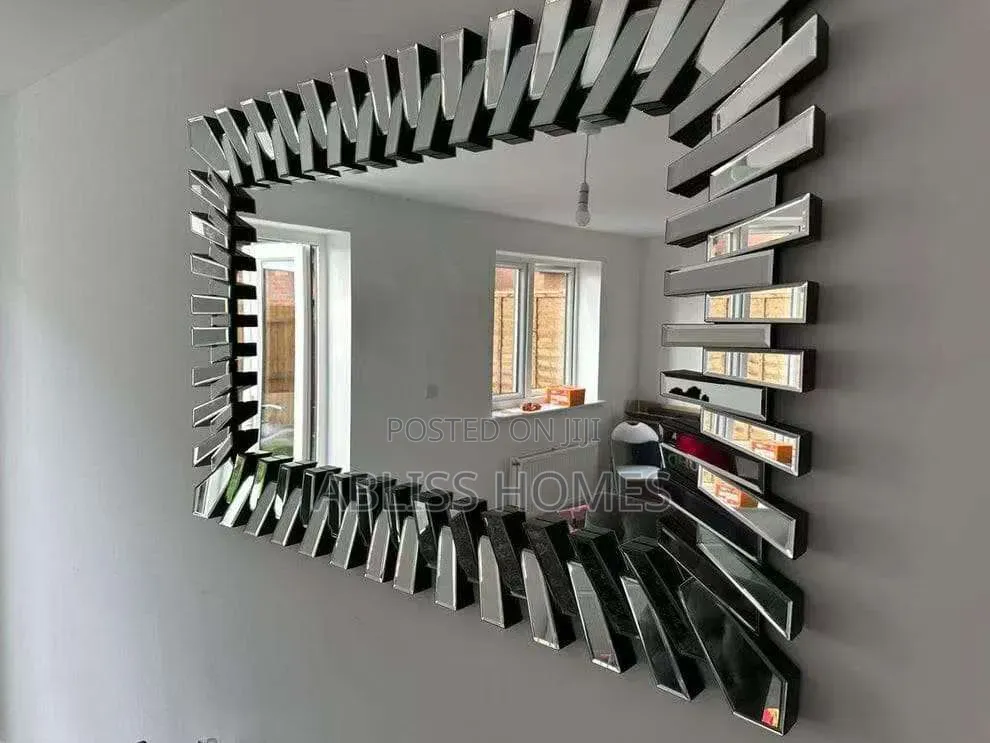 Luxury Sunburst Decorative Wall Mirror