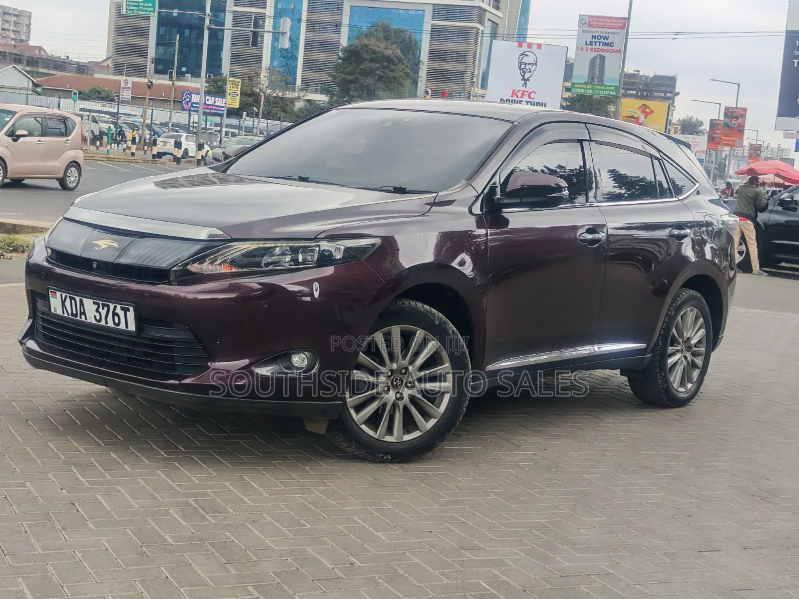 Toyota Harrier 2.0 2014 Maroon