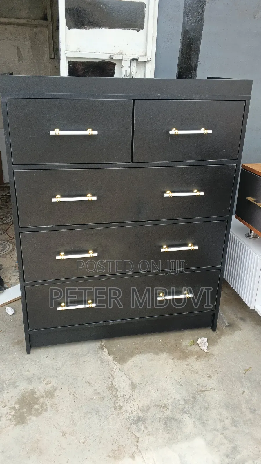 Modern Chest of Drawer