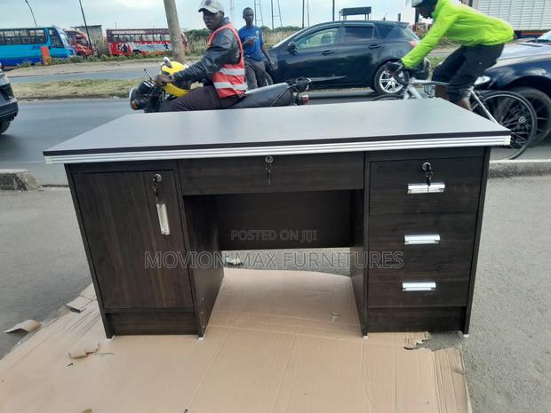 1.4m Office Desk With Pedestal