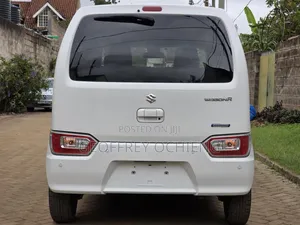 Suzuki Wagon R 2021 White