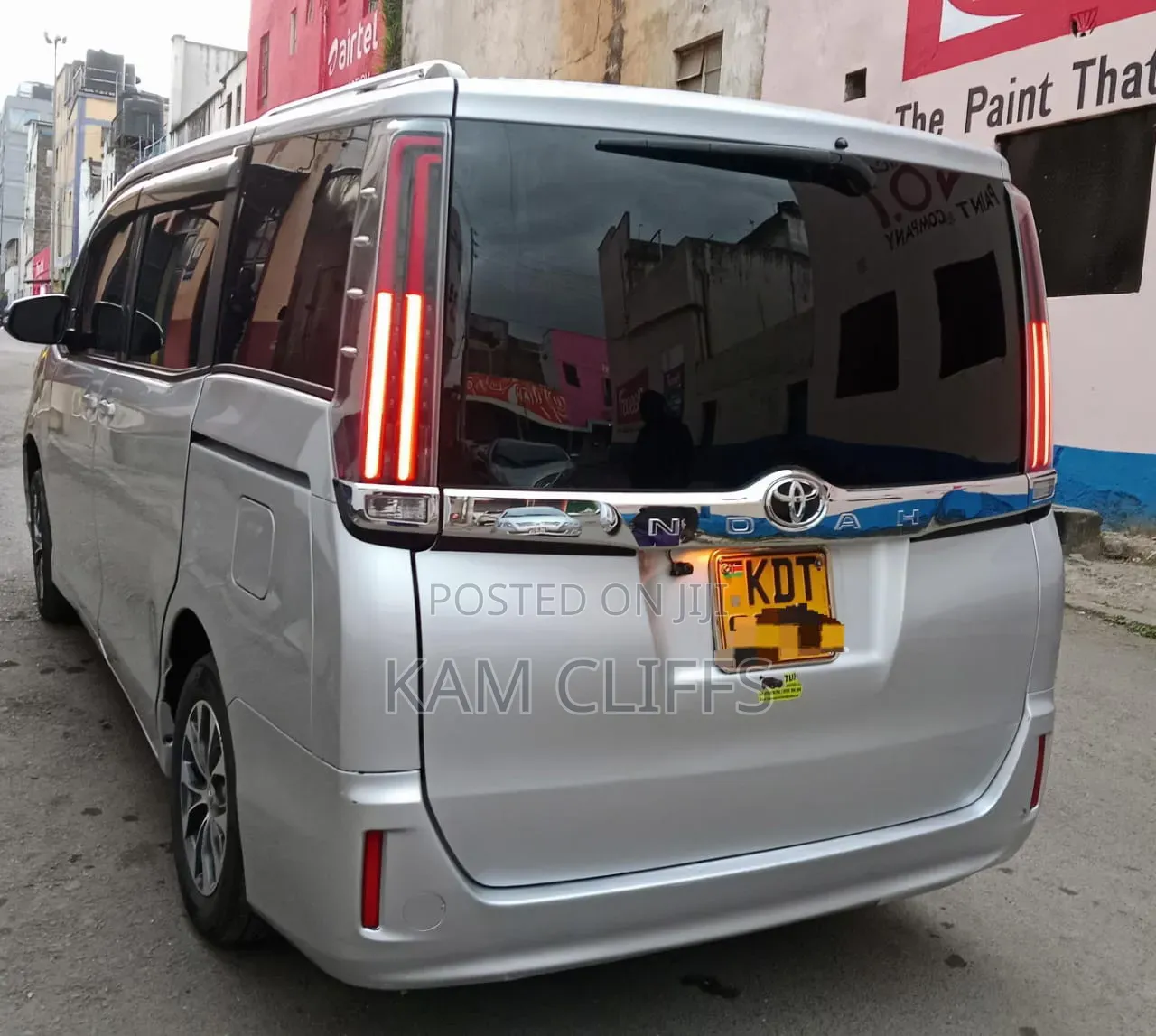 Toyota Noah 2018 Silver