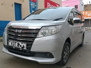 Toyota Noah 2018 Silver