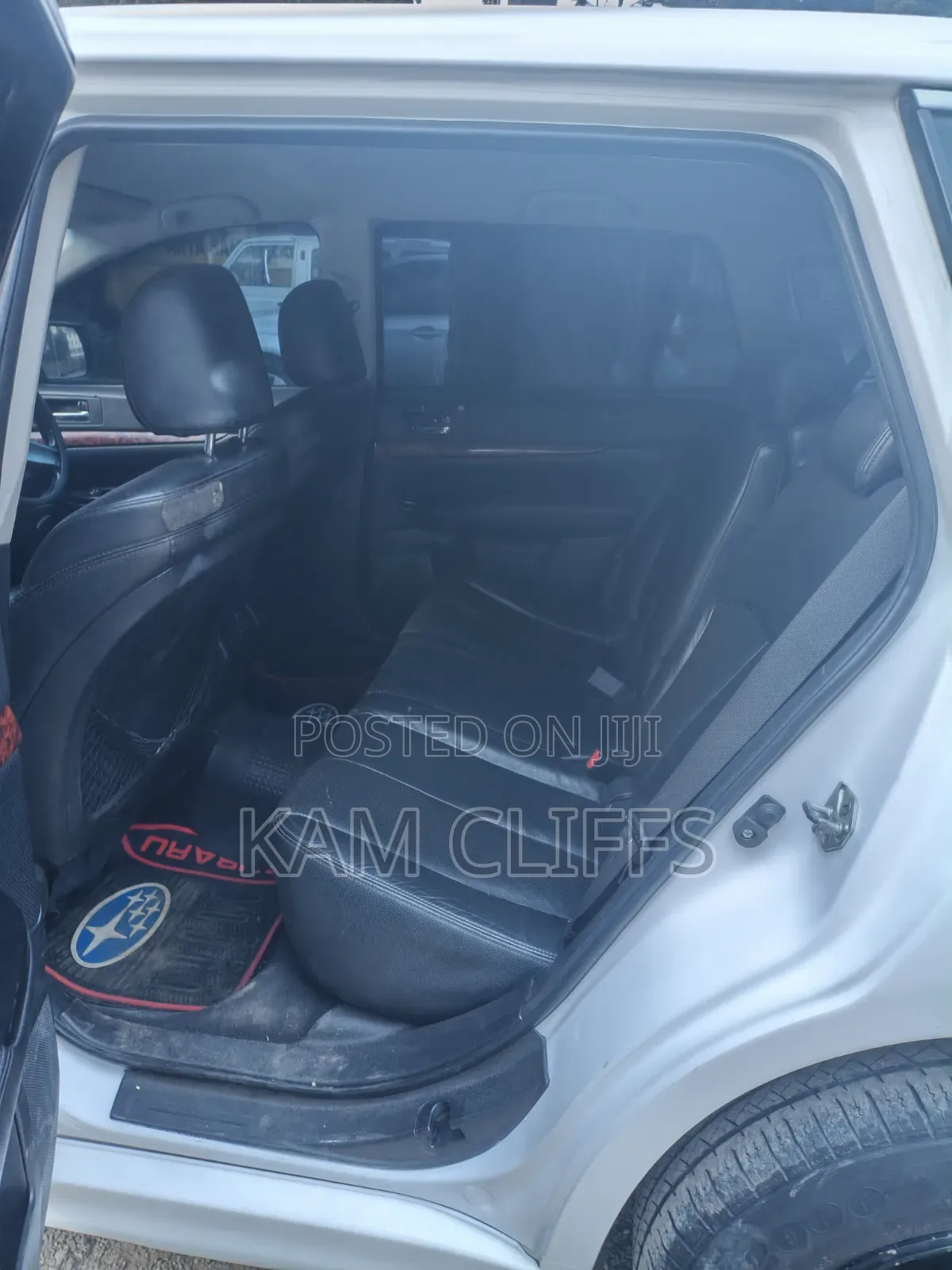 Subaru Legacy 2011 White