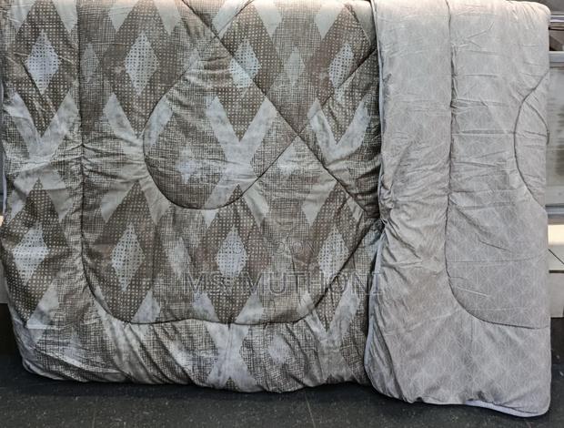 Warm / Quality Patterned Duvet Set Ft a Reversible Design