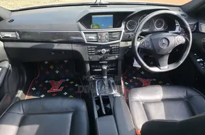 Mercedes-Benz E250 2011 Silver
