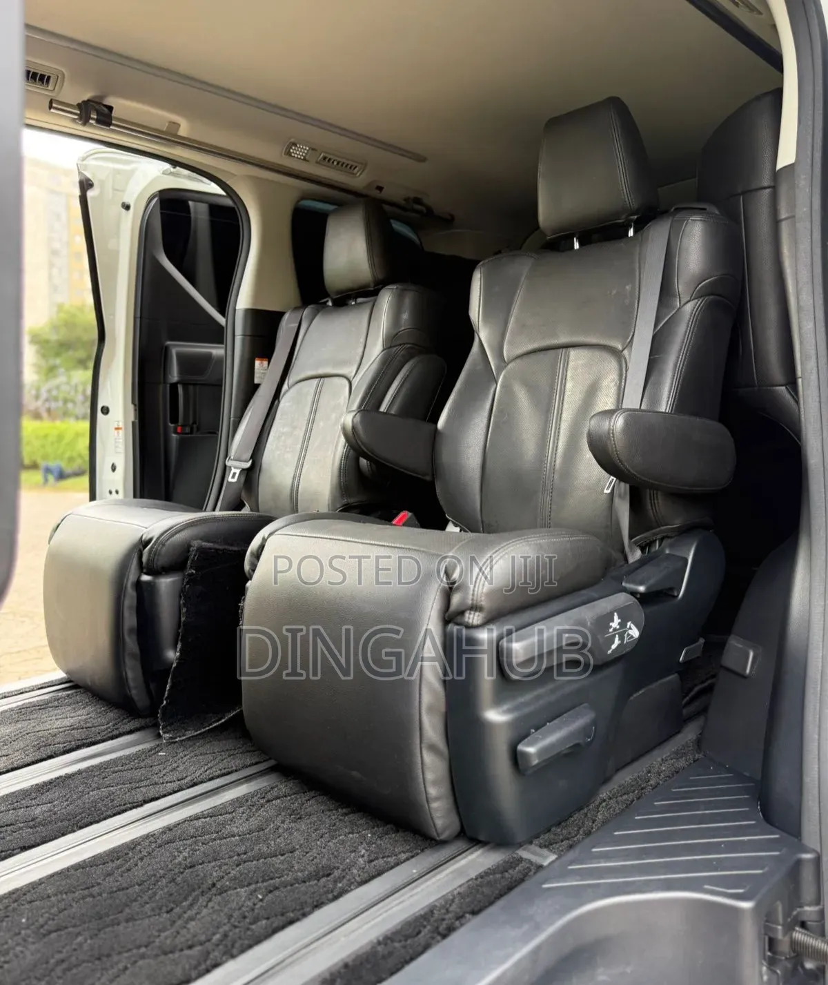 Toyota Alphard 2.5 Petrol FWD 2019 Pearl