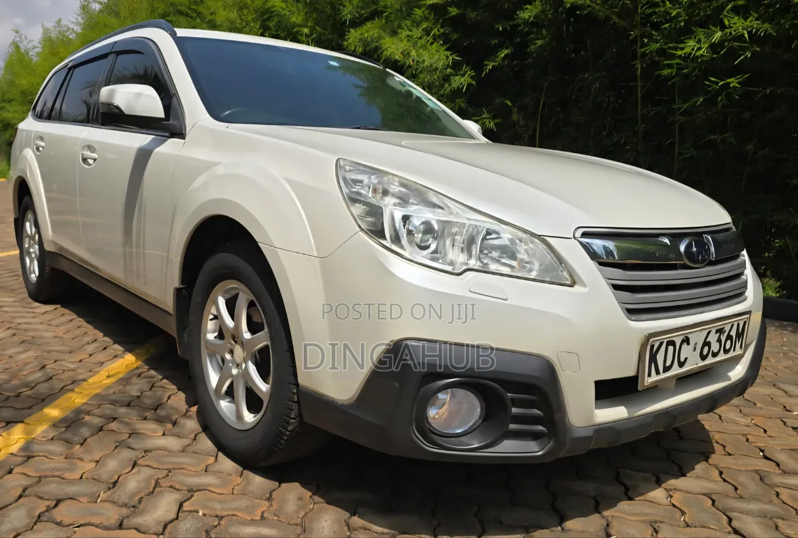 Subaru Outback 2.5i 4dr Wagon AWD (2.5L 4cyl 6M) 2014 White