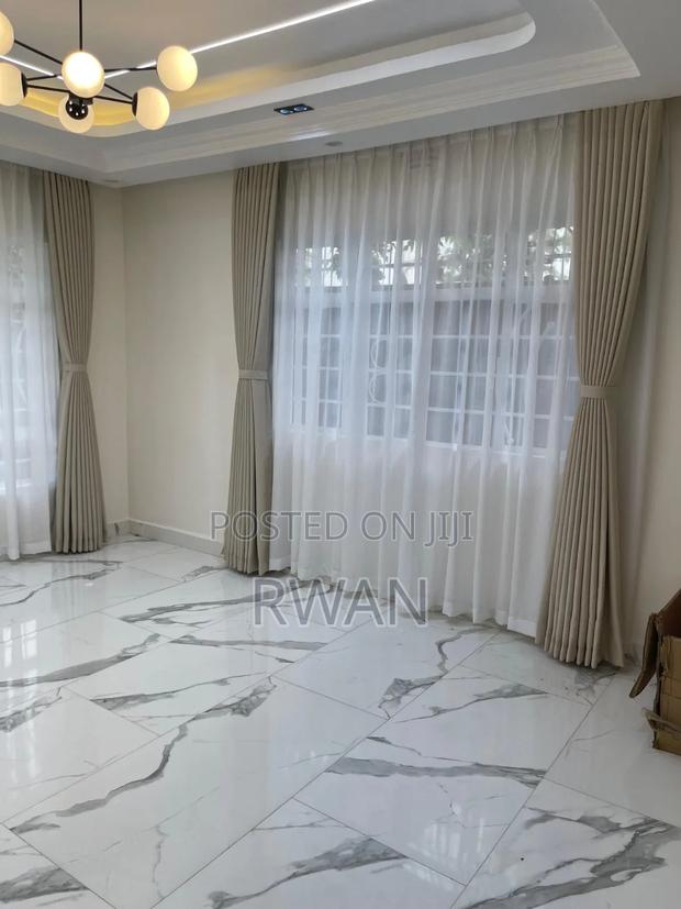 Well Balanced Windows Curtains - thumbnail 3