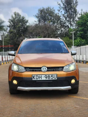 Volkswagen Golf 2015 Gold