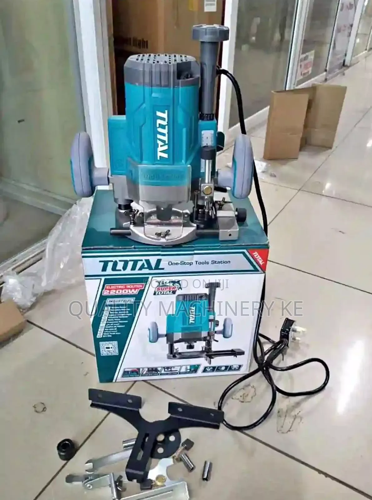 Effective 2200w Total Wood Router