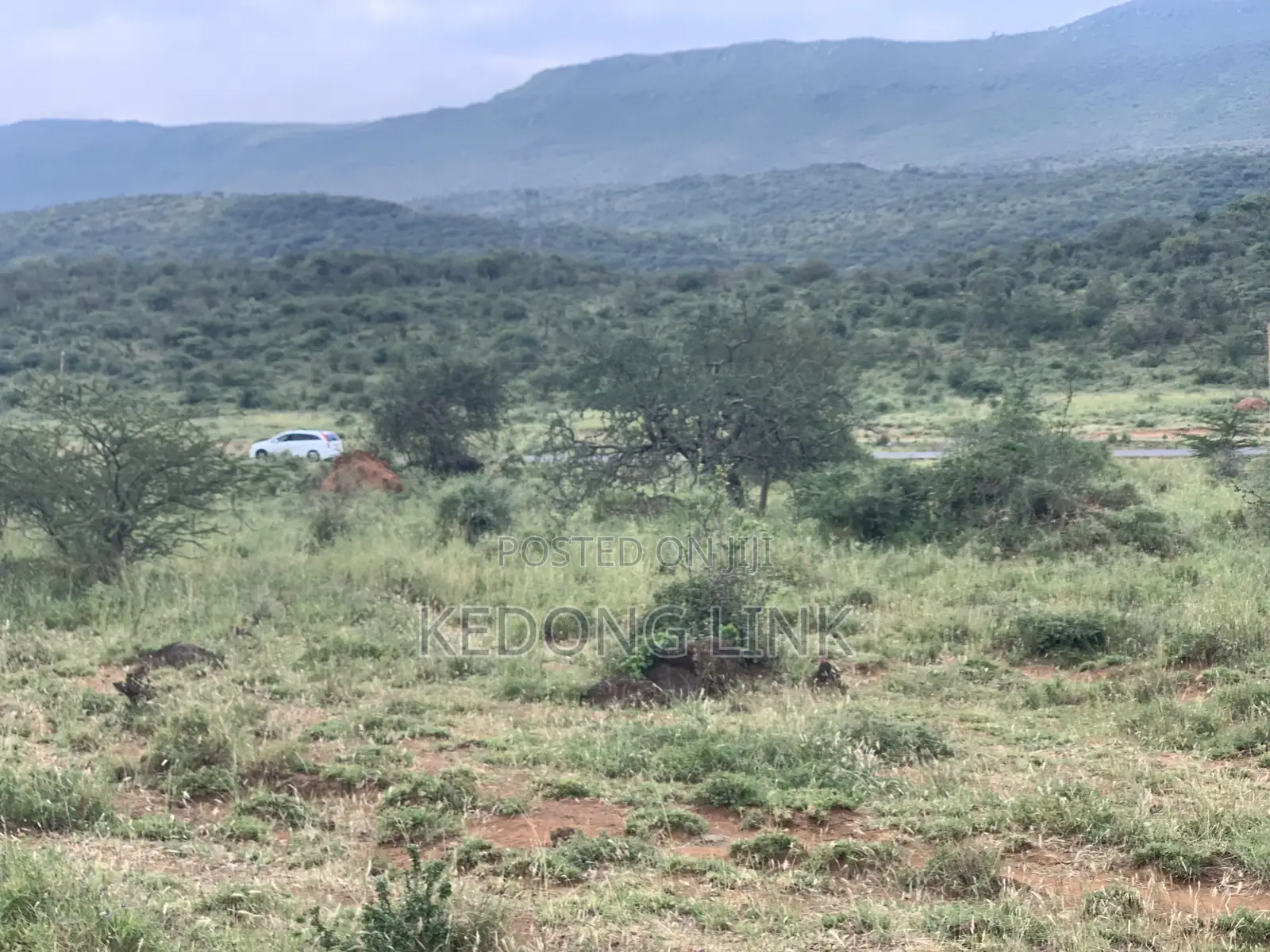 5 Acres Thigio / Ndiuni 5 Acres Touching Tarmac
